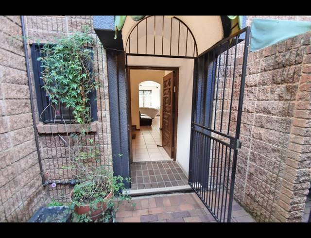 3 BEDROOM TOWNHOUSE FOR SALE IN BEDFORD PARK